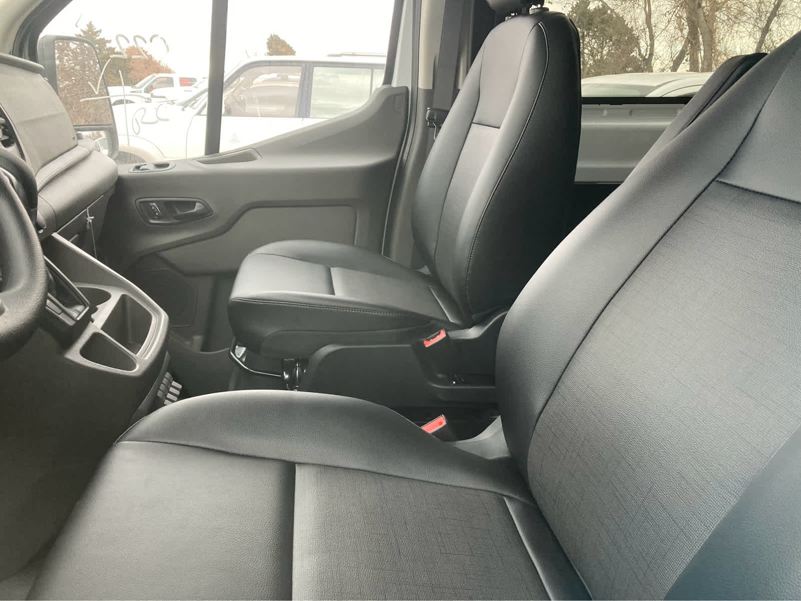 2024 Ford Transit T-350 148" Med Rf 9500 GVWR RWD